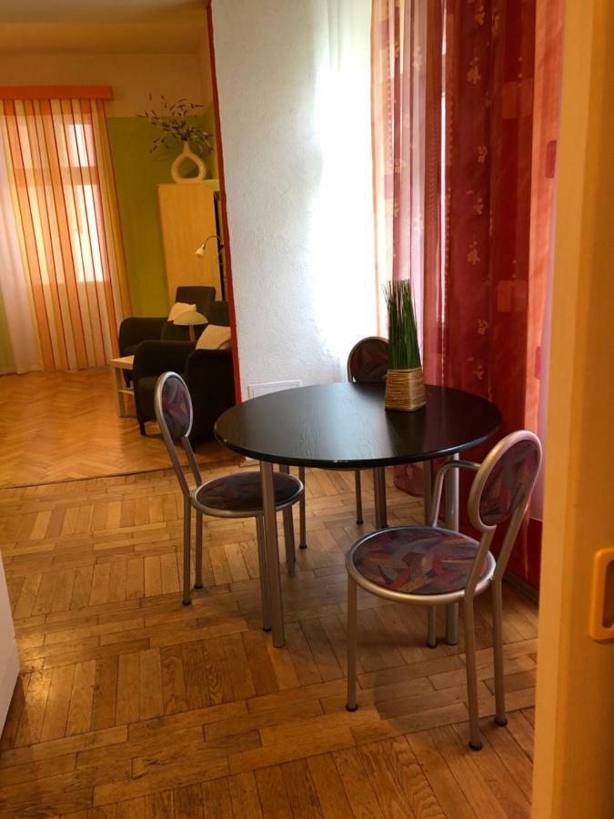 Apartman Orchidej U Vridla カルロヴィ・ヴァリ エクステリア 写真
